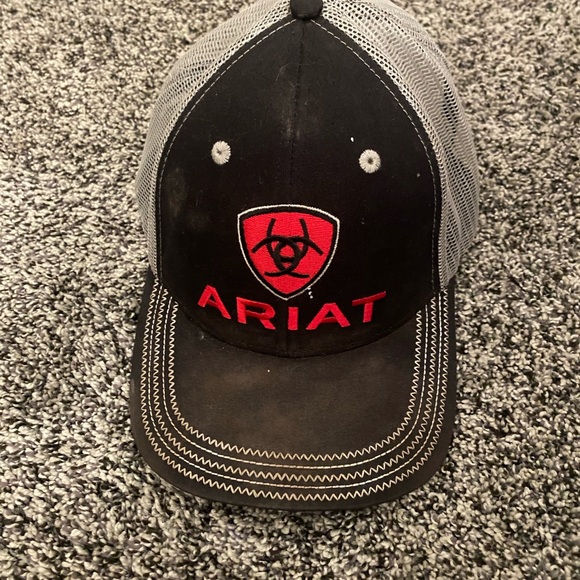 Ariat Black and Gray Cap with Red Logo - Picture 1 of 2